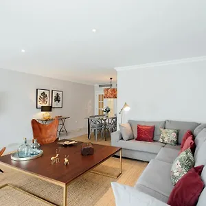 Minty - 3bd Cathedral Apartment