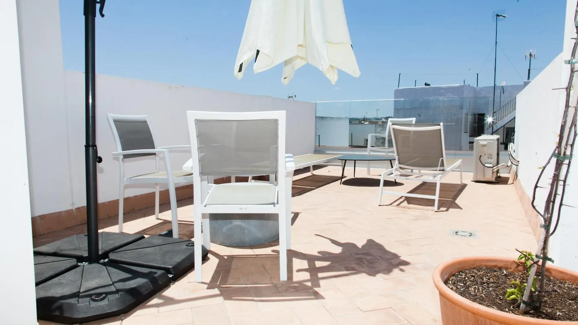 Gotoseville Feria Apartments