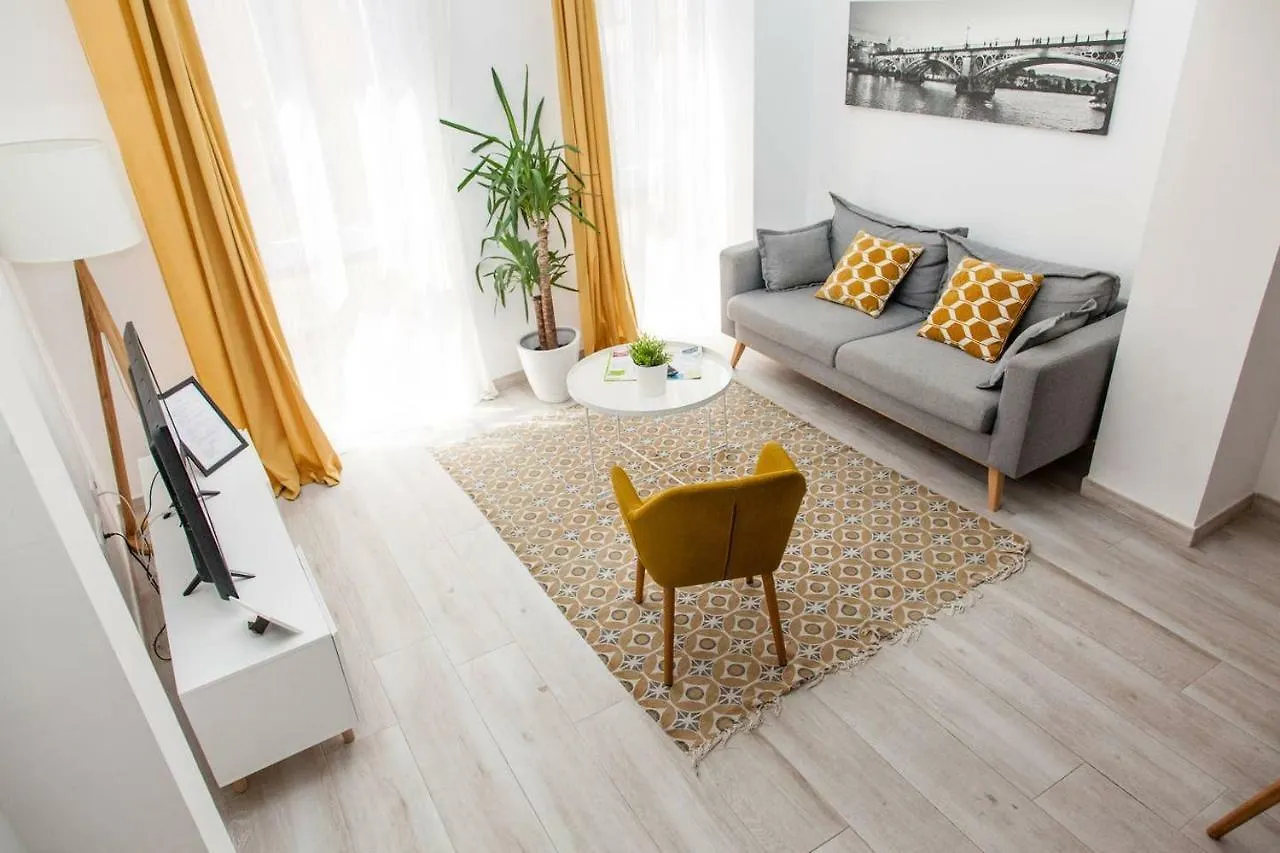 Gotoseville Feria Apartments 0*, Севилья